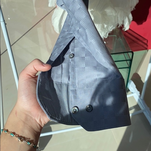 NWT!!! Causal designer shirt - Picture 5 of 5